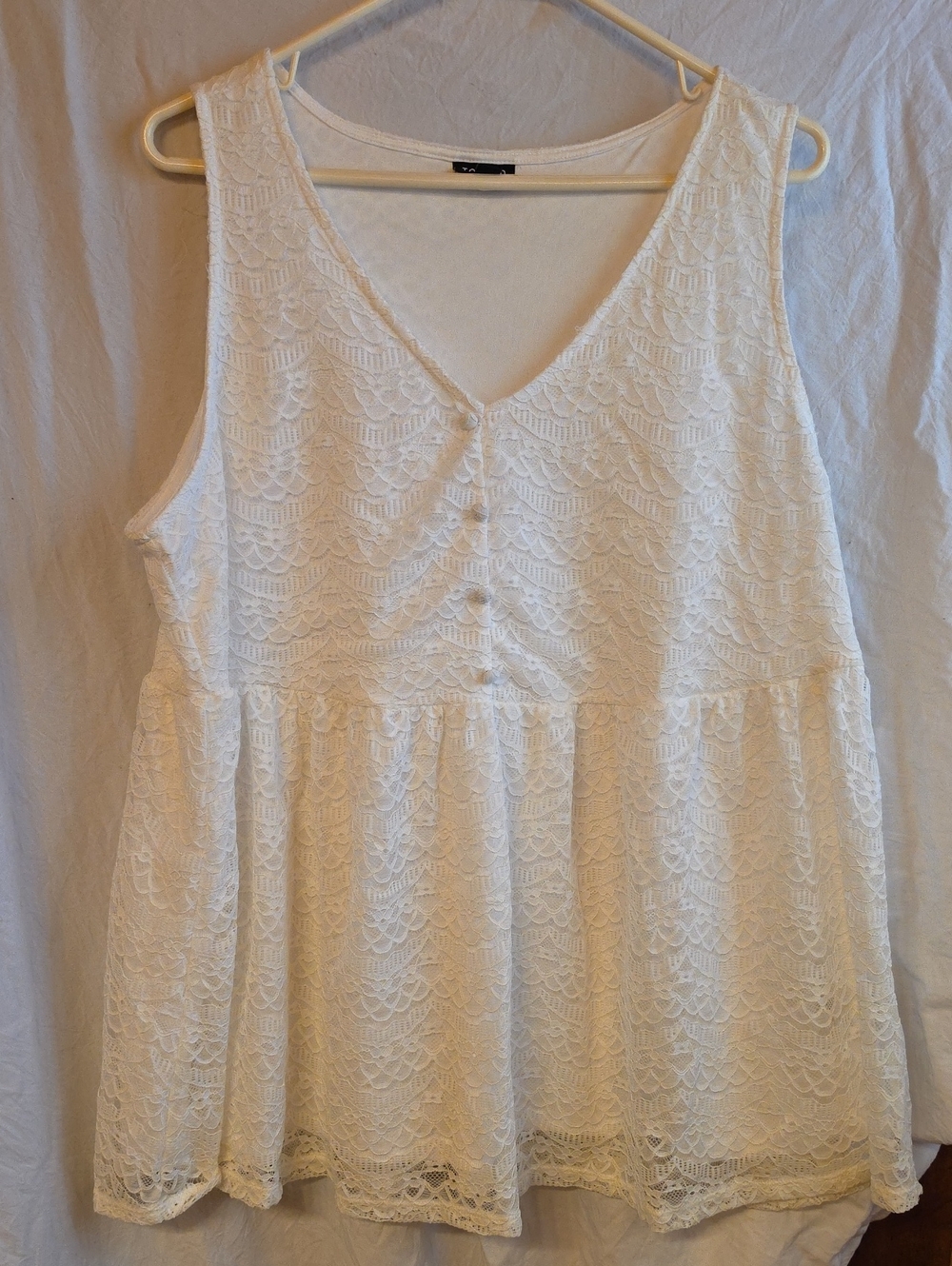 torrid White Lace Peplum V-Neck Tunic
